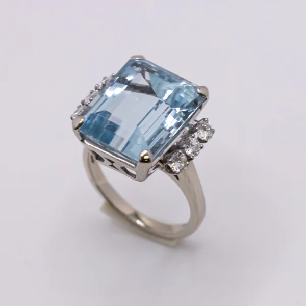 Anillo de Mujer Agua Marina