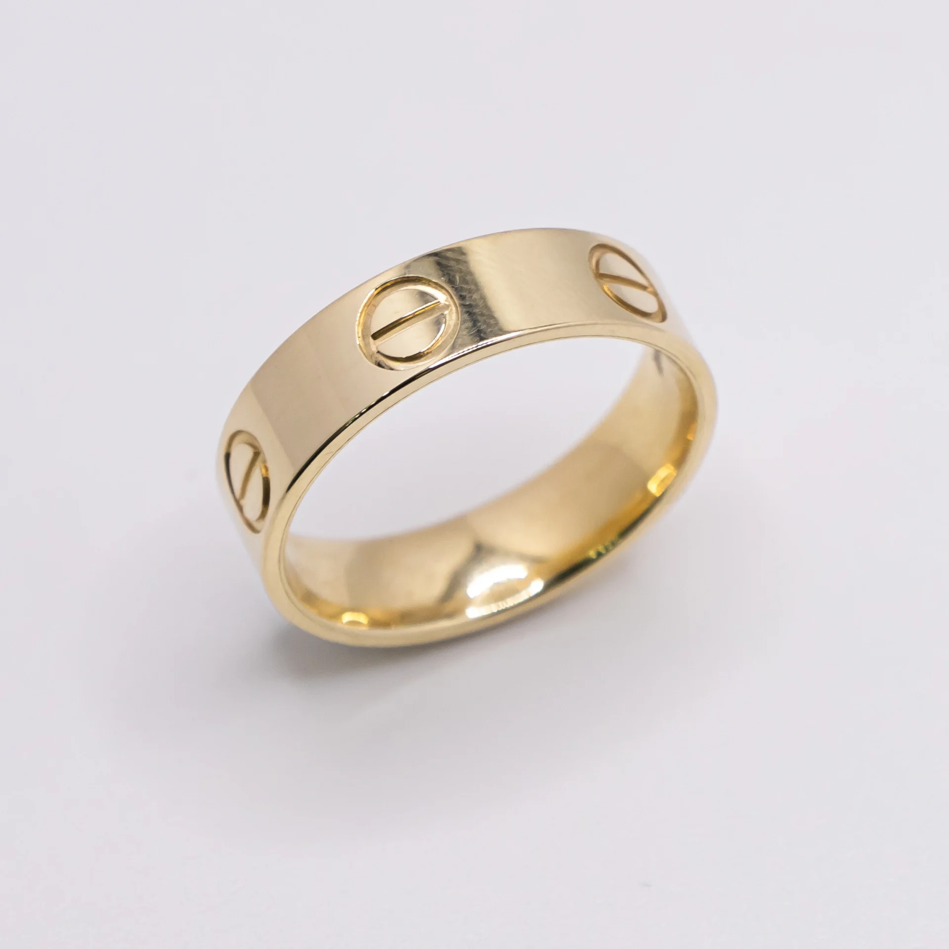 Anillo para Mujer con Estilo Cartier en Oro 14k