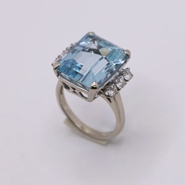 Anillo de Mujer Agua Marina