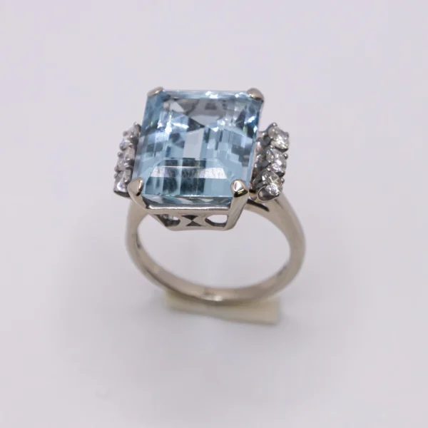 Anillo de Mujer Agua Marina