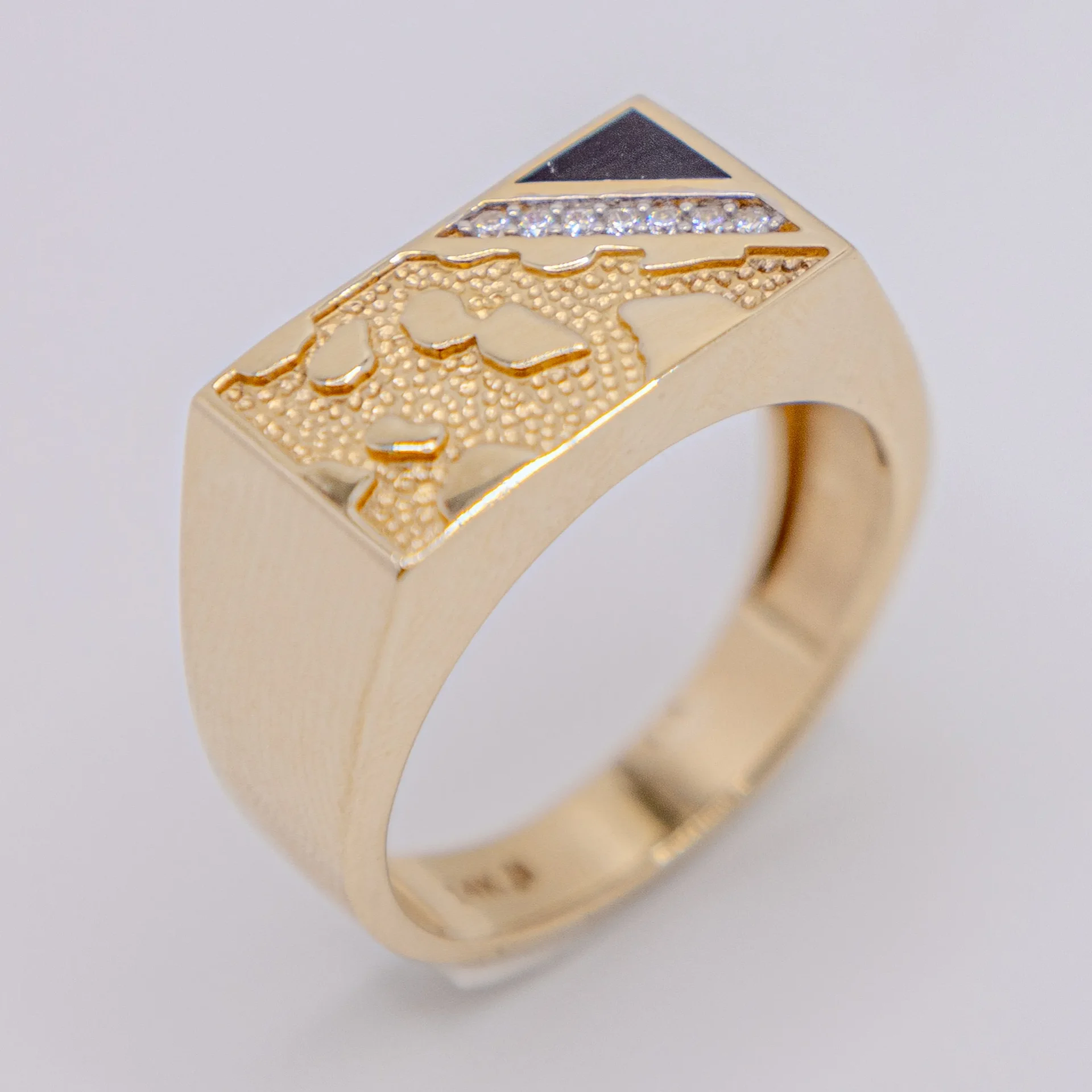 Anillo para Hombre: Abstracto con Piedra y Ónix 14k