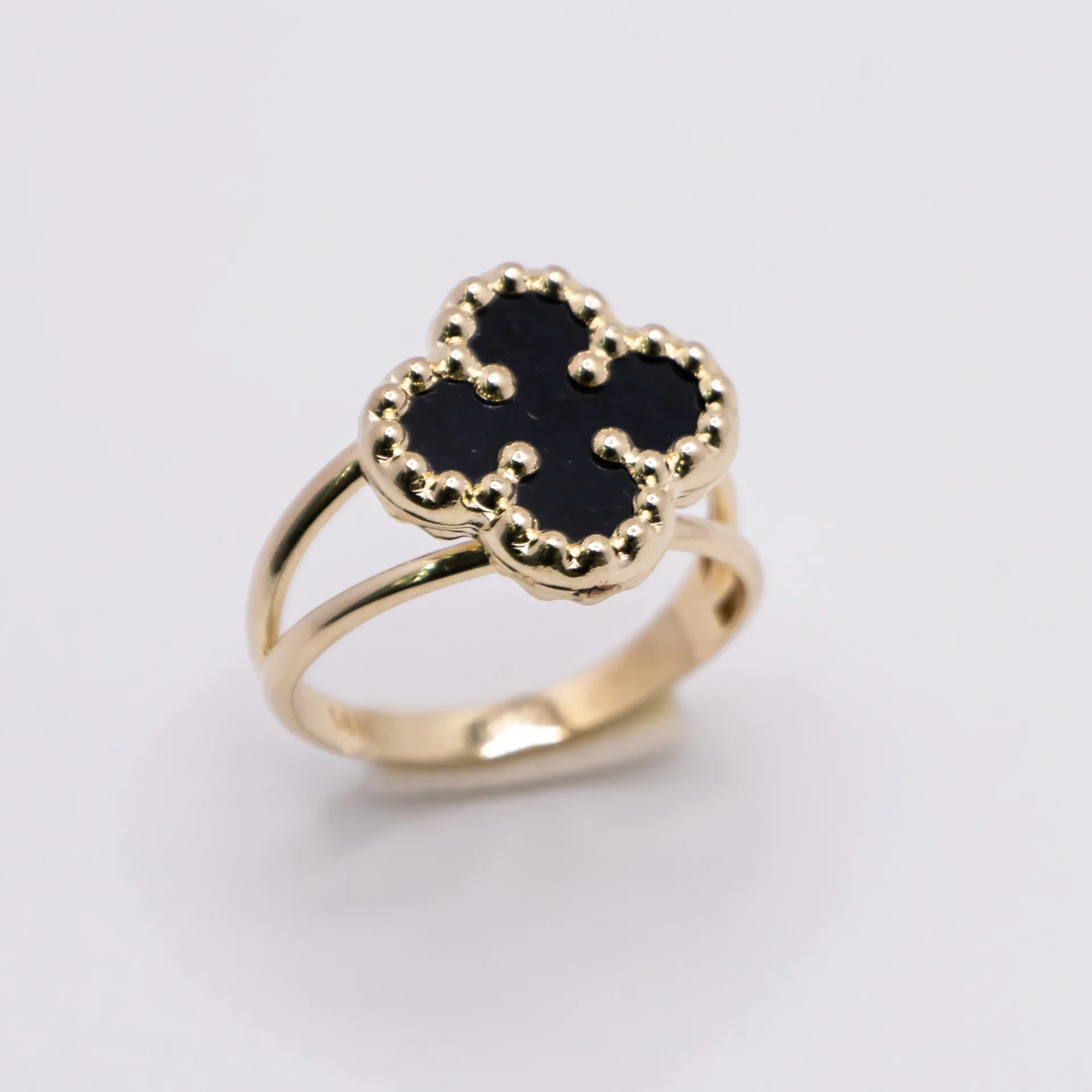 Anillo para Mujer con Estilo Van Cleef 14k