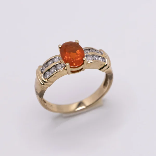 Anillo para Mujer con Piedra Naranja 10k