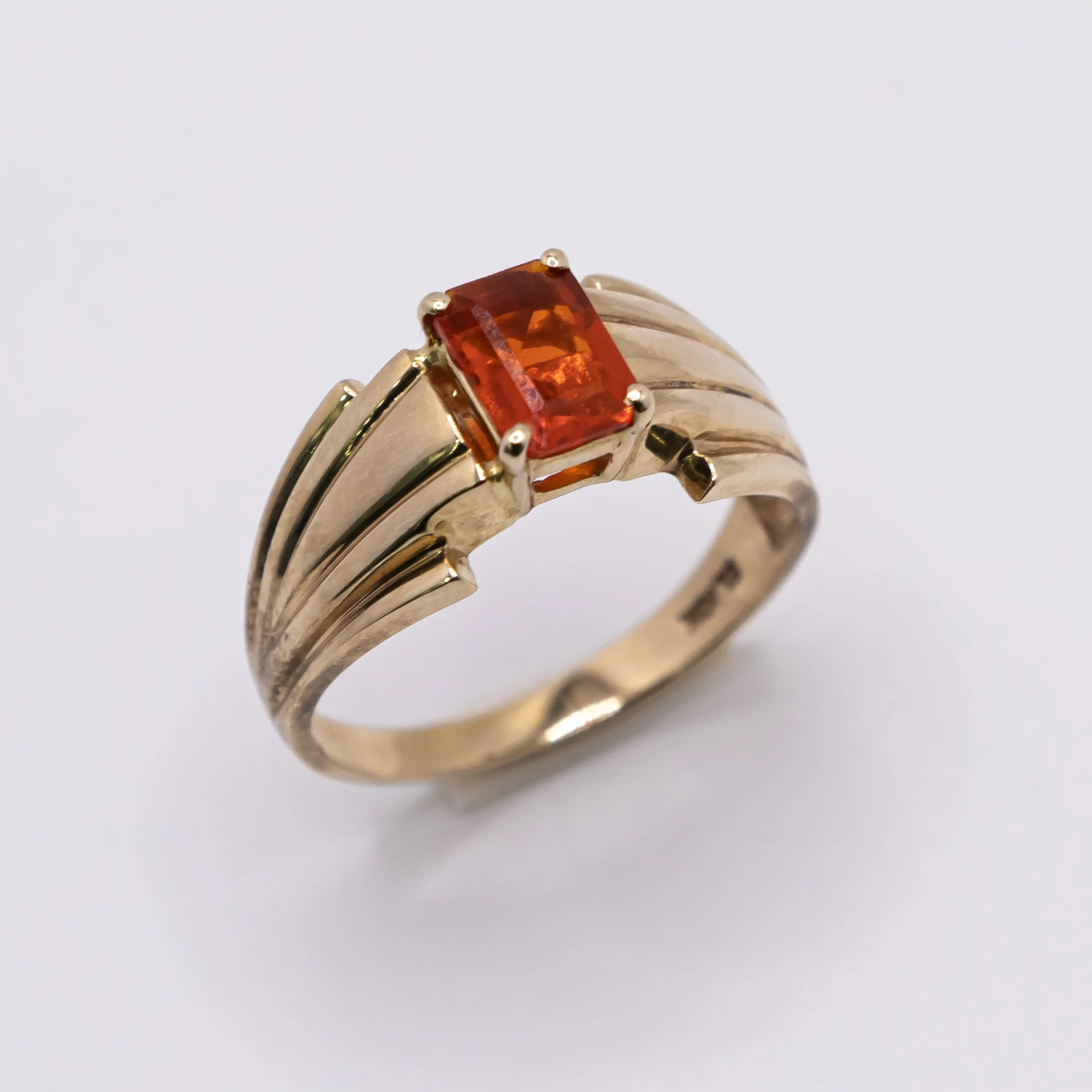 Anillo para Mujer con Rectángulo Naranja 14k