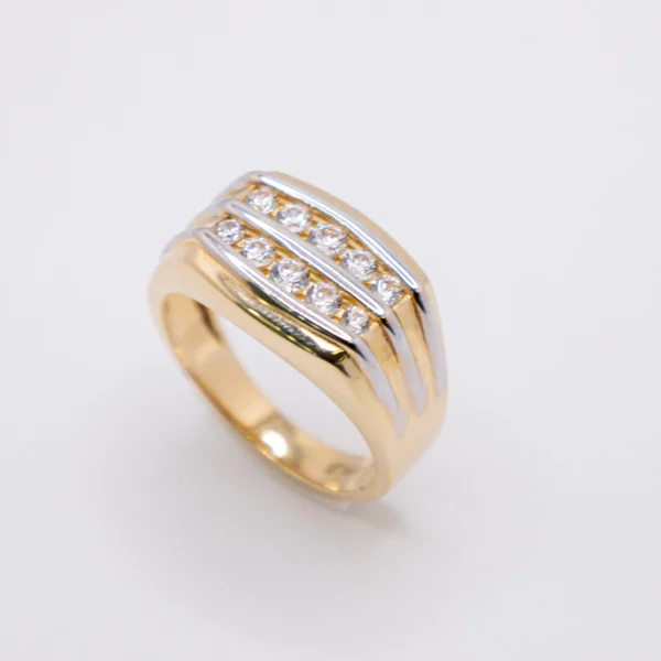 Anillo para Hombre con Líneas Blancas de Zirconia oro blanco 14k