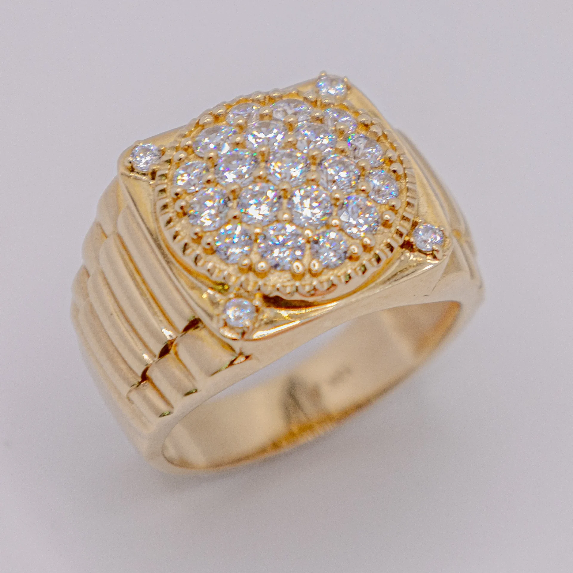 Anillo para Hombre: Mar de Piedras en 4 Chispas 10k
