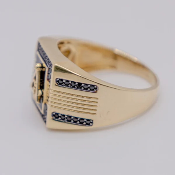 Anillo para Hombre, Emblema Masón y Chispas Negras - Imagen 4