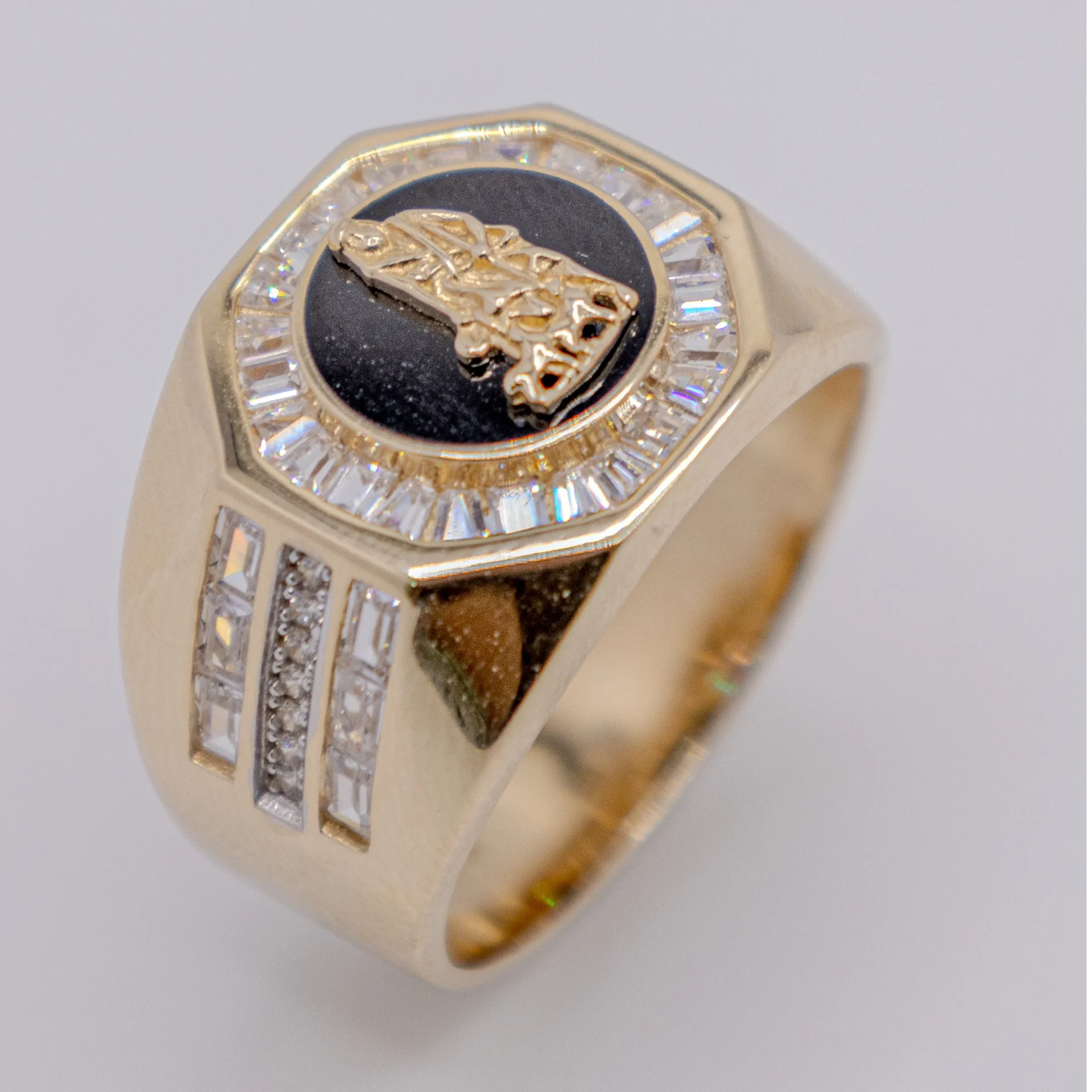 Anillo para Hombre,Onix Santo y Piedras
