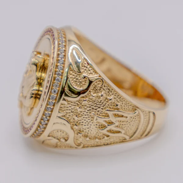 Anillo para Hombre, Santa Bárbara Ovalada Sobre Piedra Color Rubí - Imagen 3