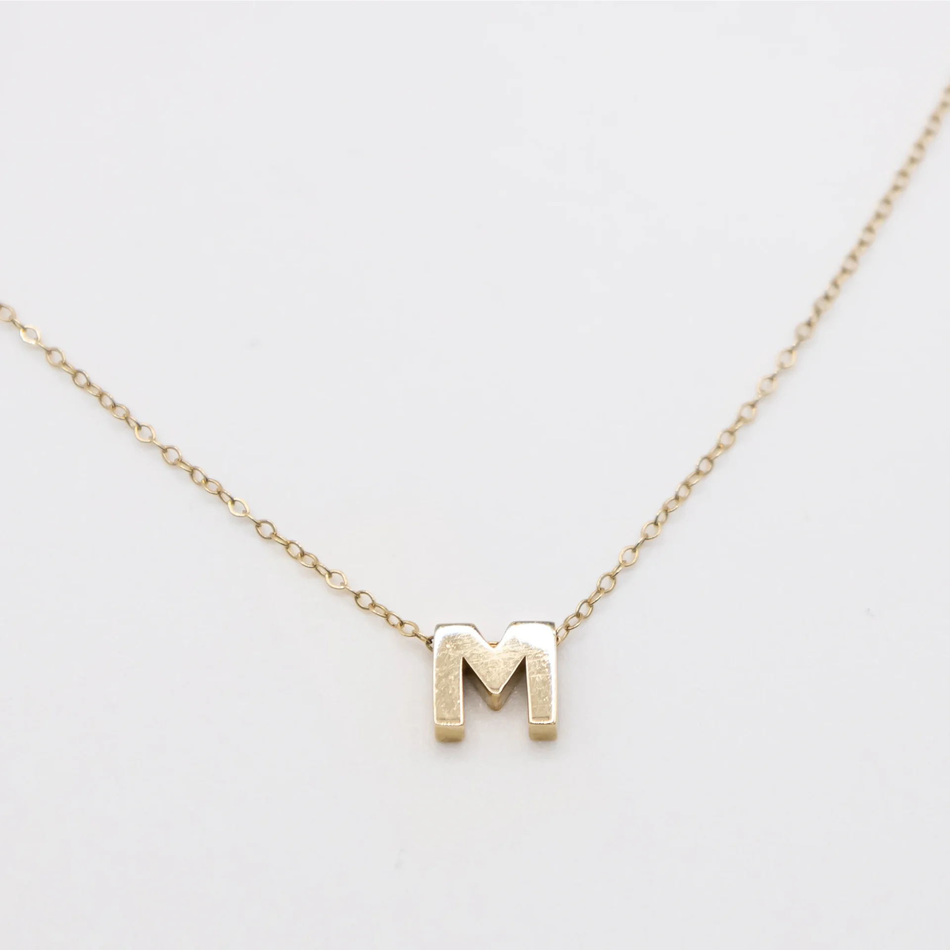 Cadena con Inicia Grande 14k