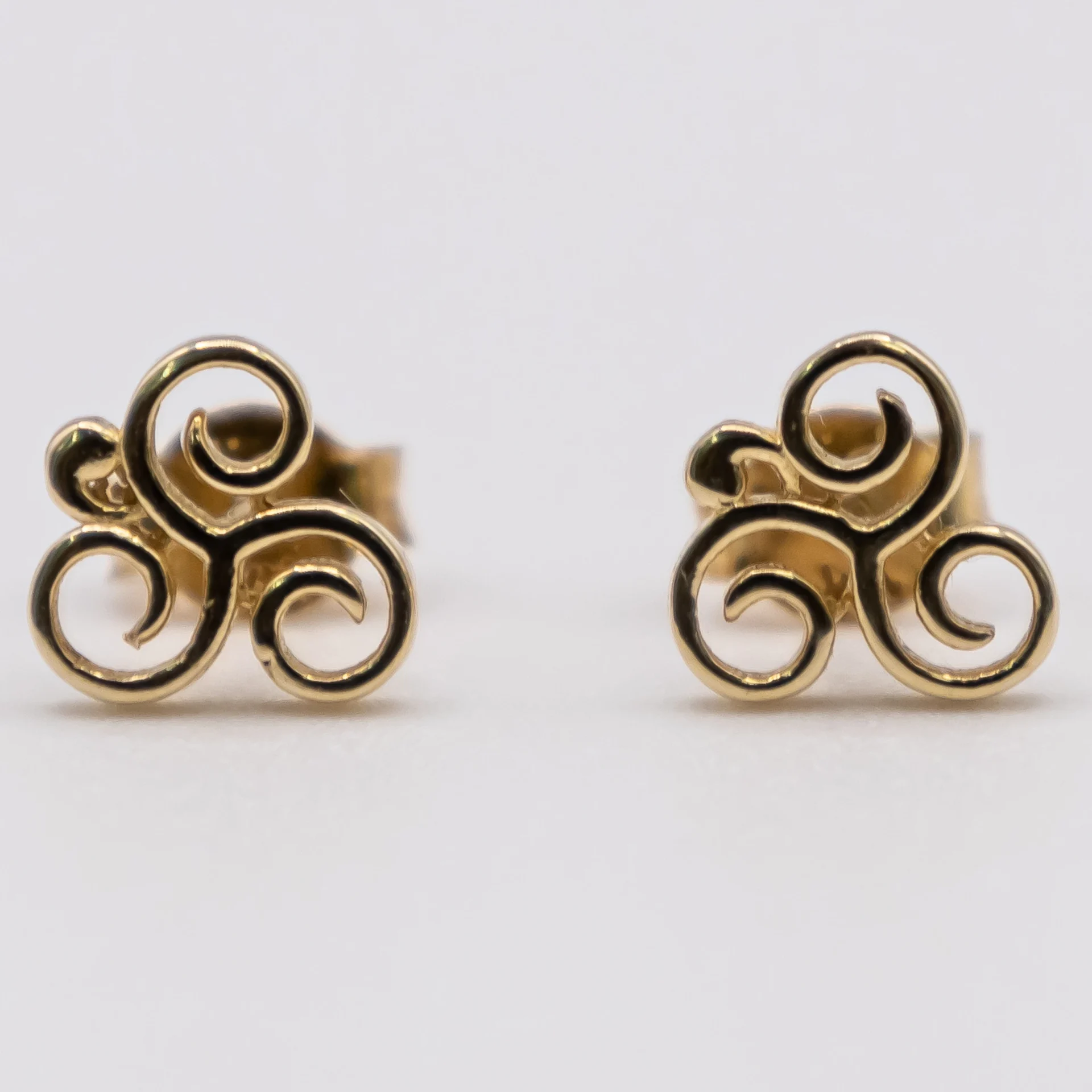 Aretes Diseño Triskel 14k
