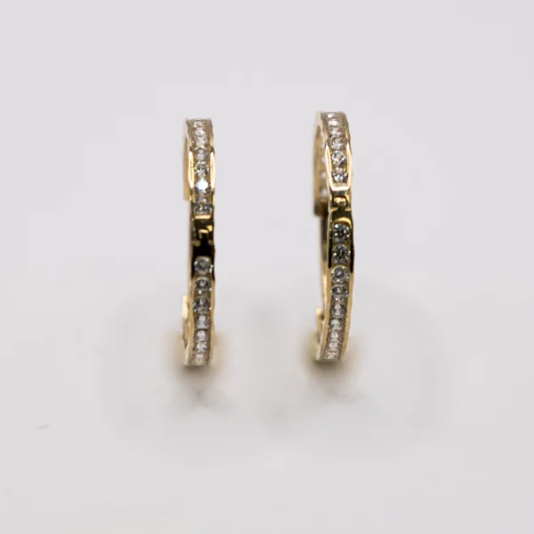 Argollas de Banda Fina y Zirconia Mediana - Imagen 3