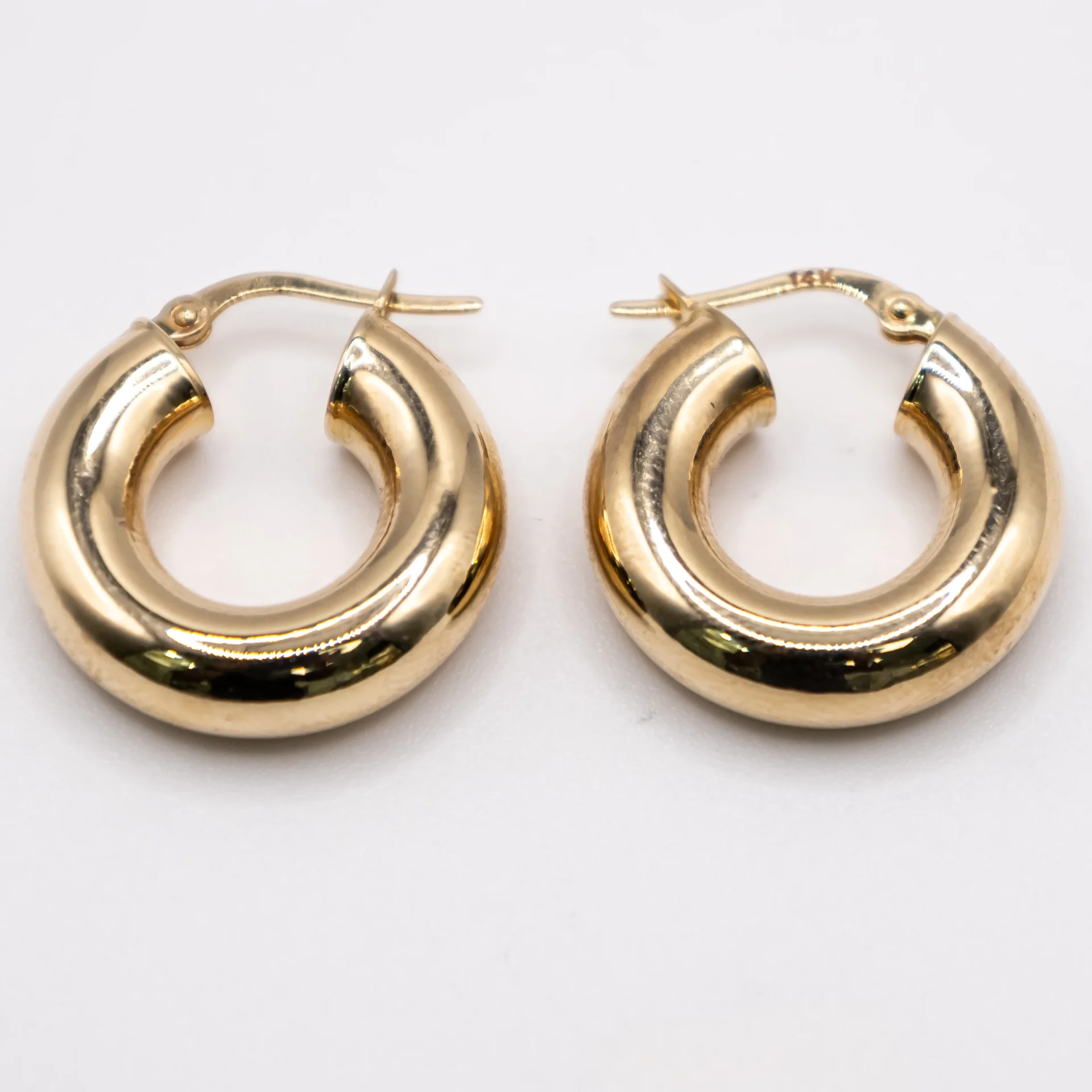 Argollas de Aro Ancho Liso 14k