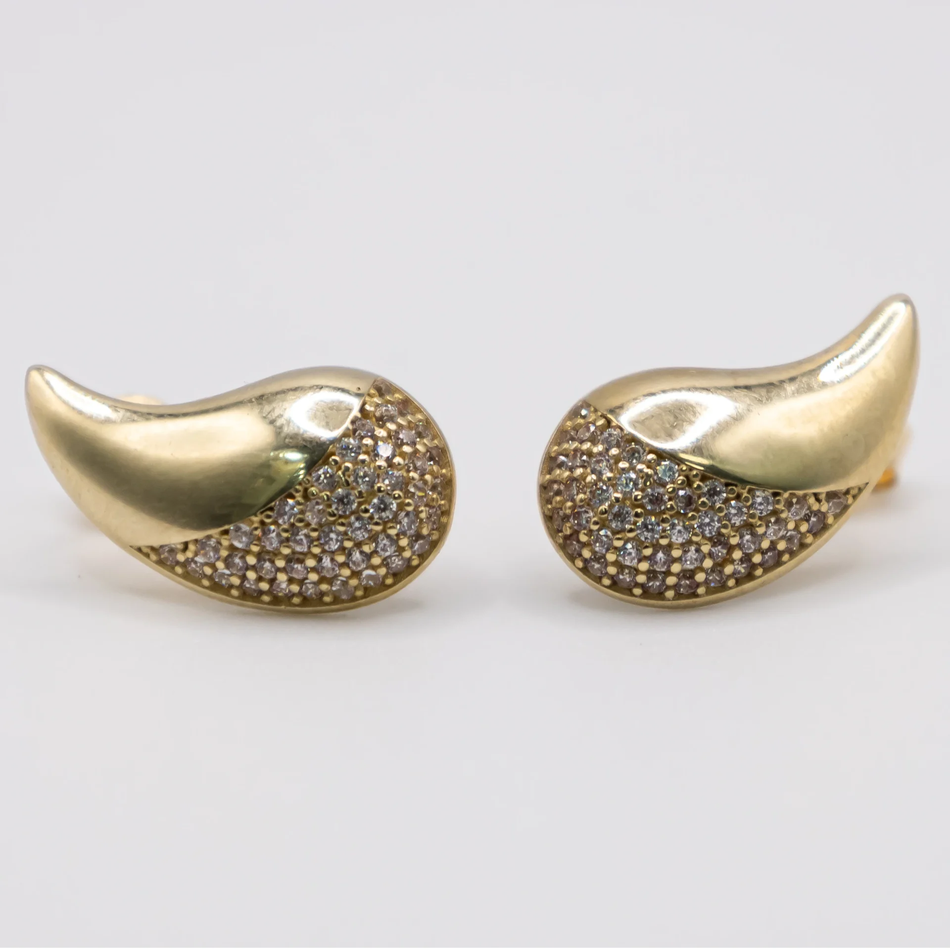 Aretes con Diseño de Lágrimas con Zirconia 10k