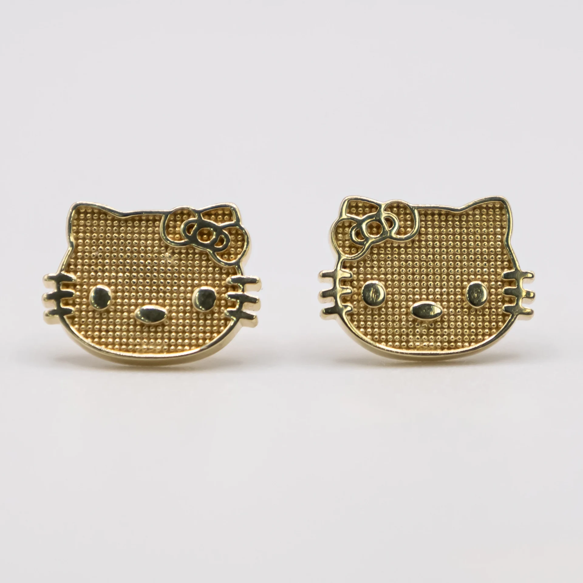 Aretes con Diseño de Hello Kitty 14k
