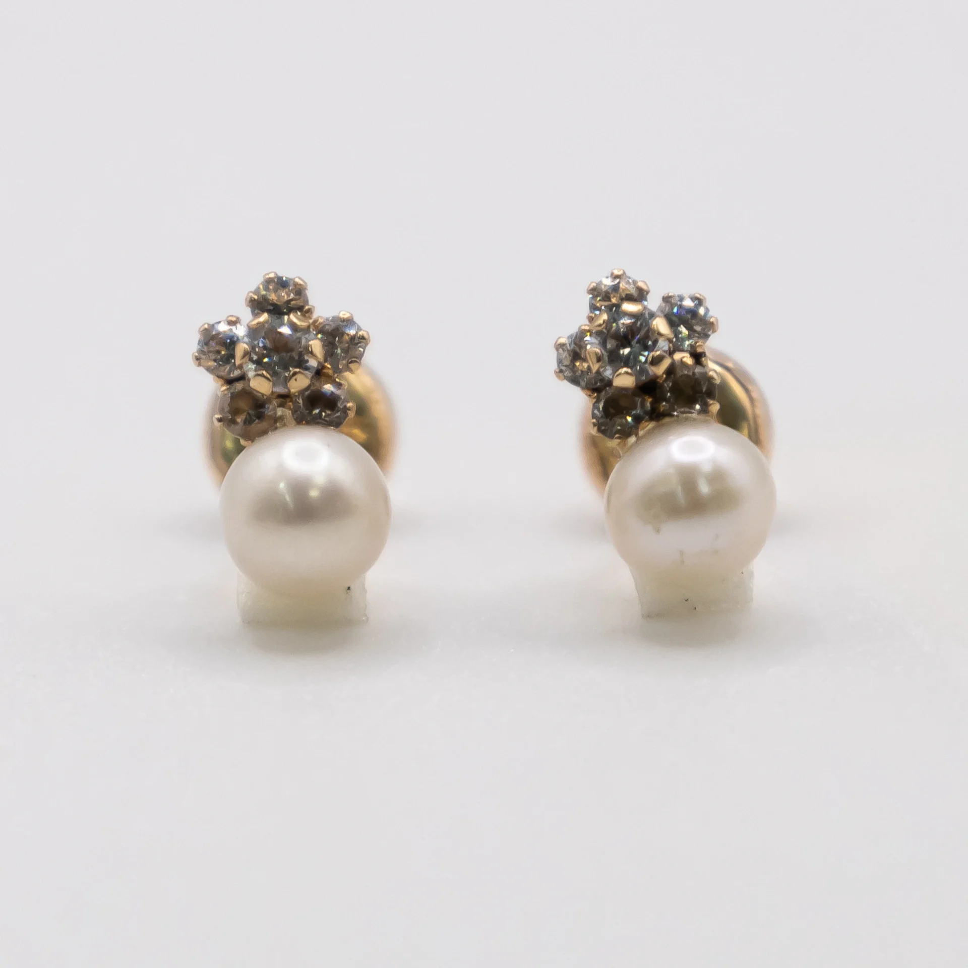 Aretes de Flor y Perla 14k