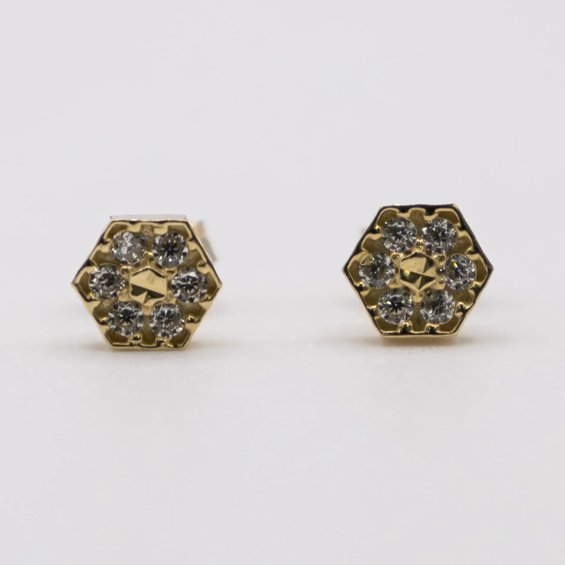 Aretes Hexagonales con Zirconia 14k