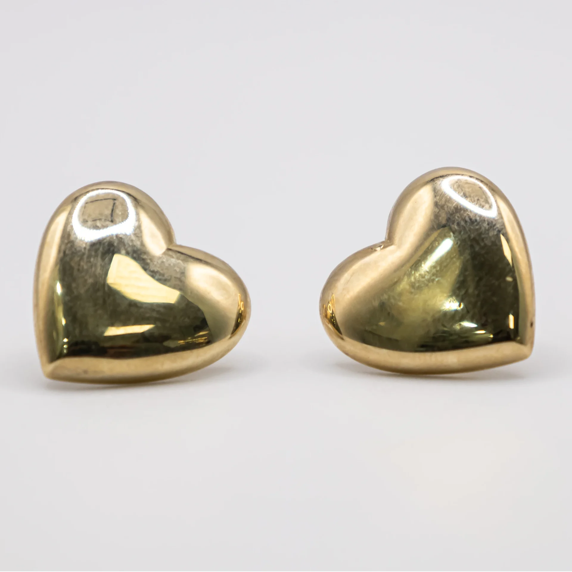 Aretes con Diseño de Corazón 10k