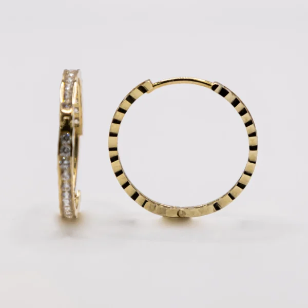 Argollas de Banda Fina y Zirconia Mediana - Imagen 2
