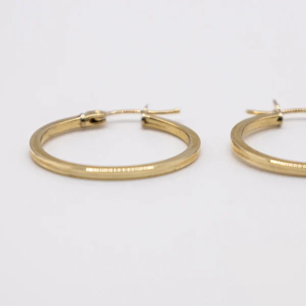 Argollas de Banda Fina y Lisa 18.8mm de Diámetro, 1.3mm de grosor - Imagen 3