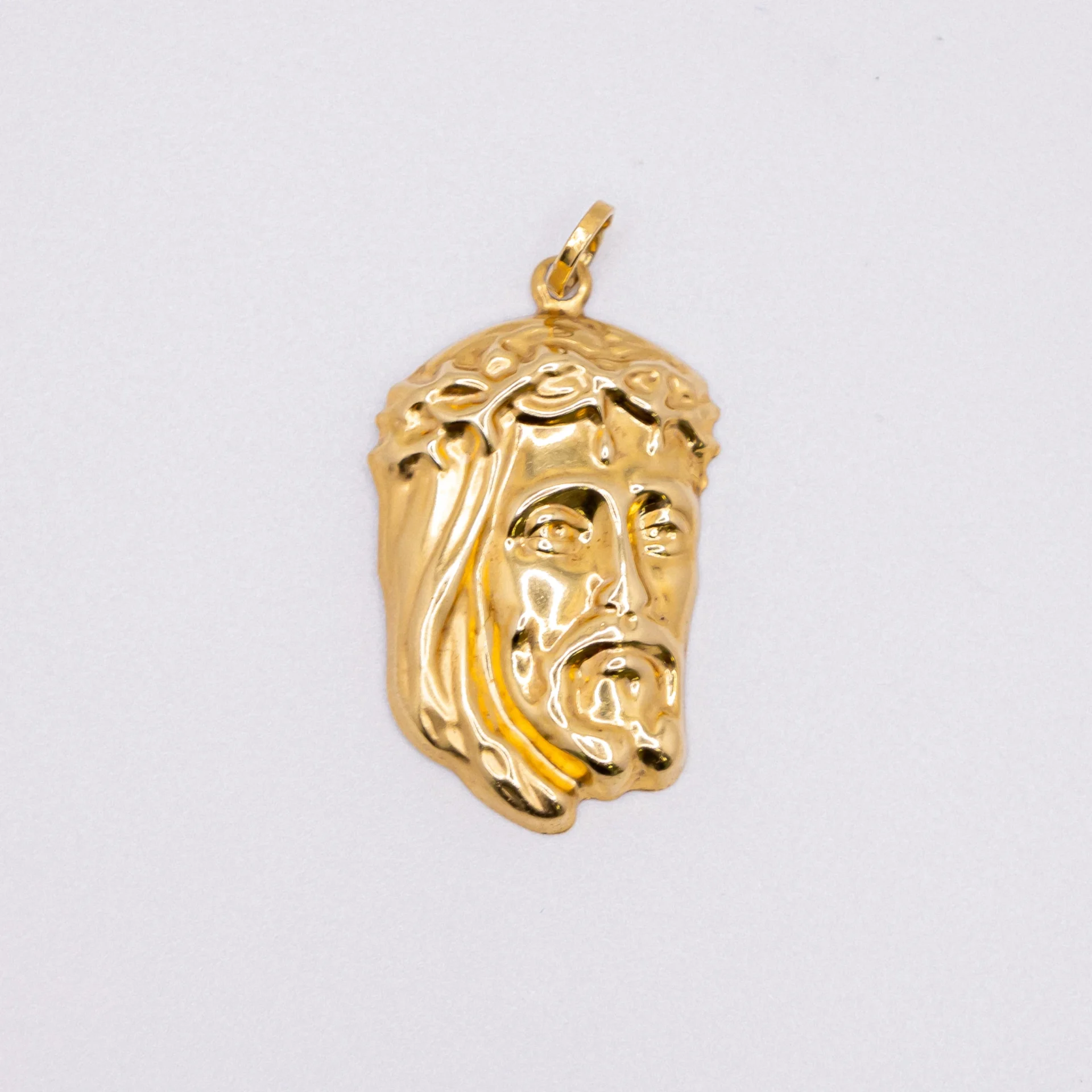 Dije de Cristo y Corte Brillo