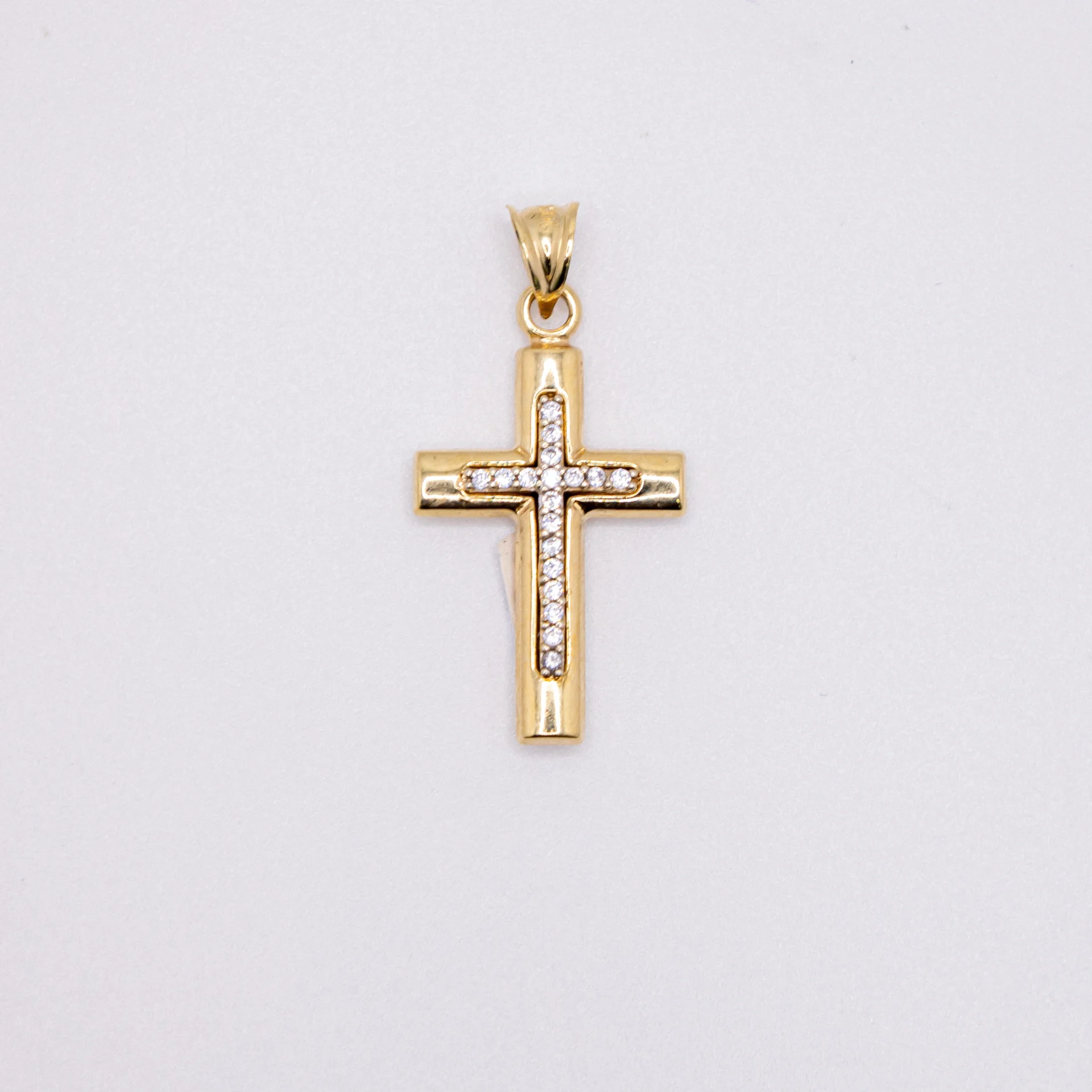 Dije de Piedras y Cruz
