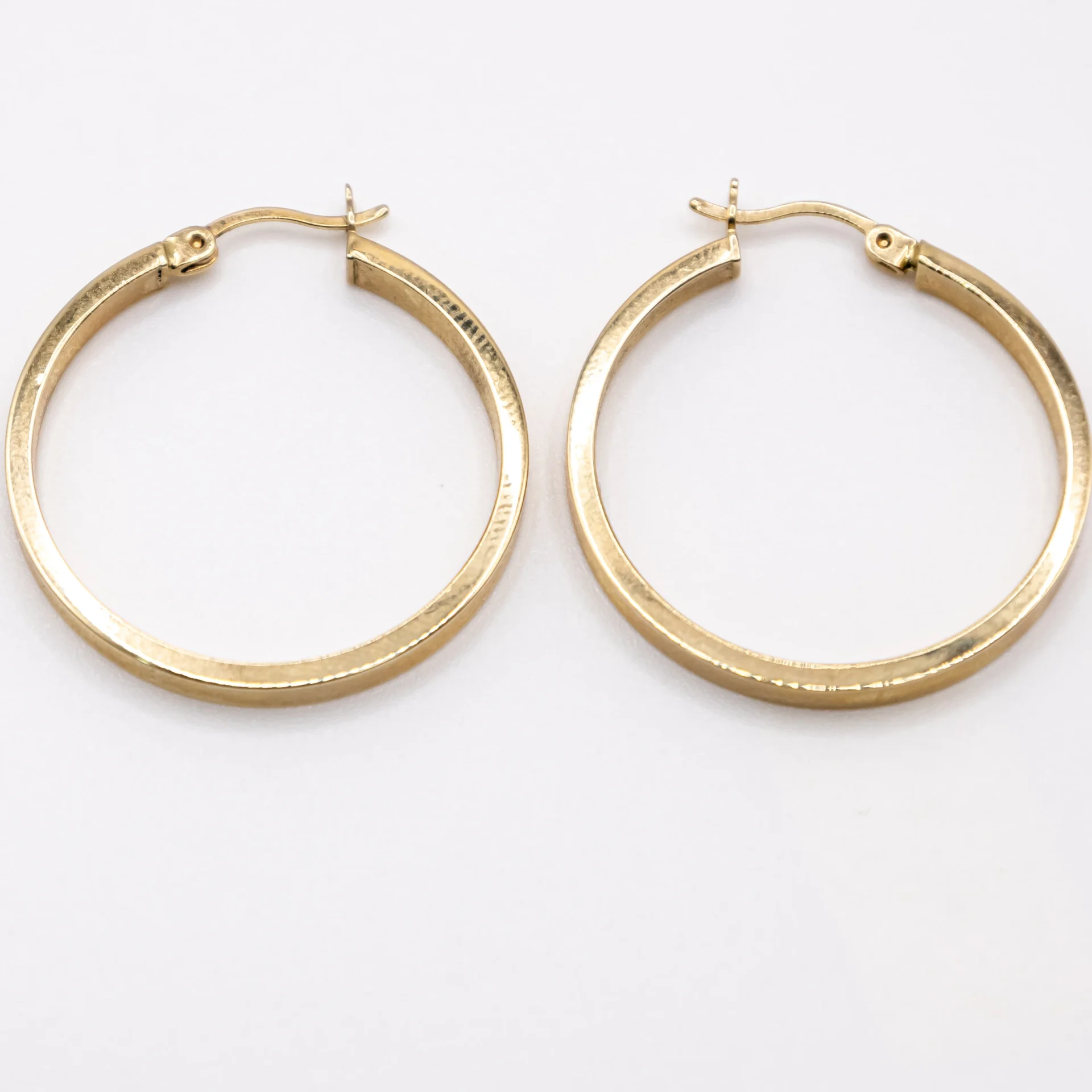 Argollas grandes con aro estilo rectangular