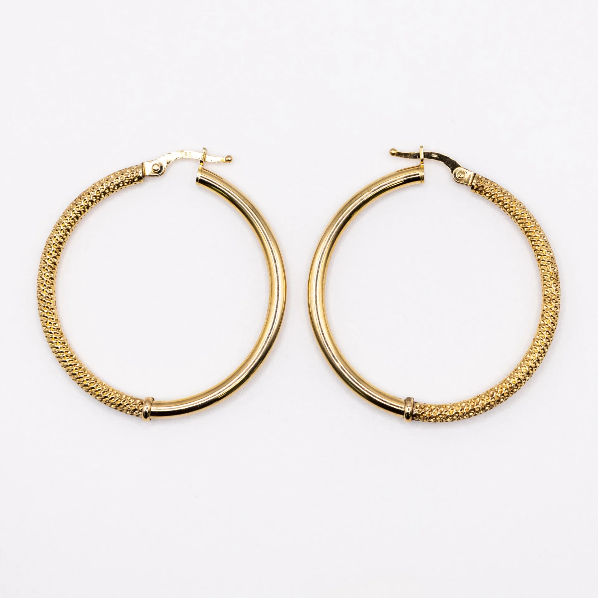 Argollas Grandes de Aro Liso y Texturizado 14k