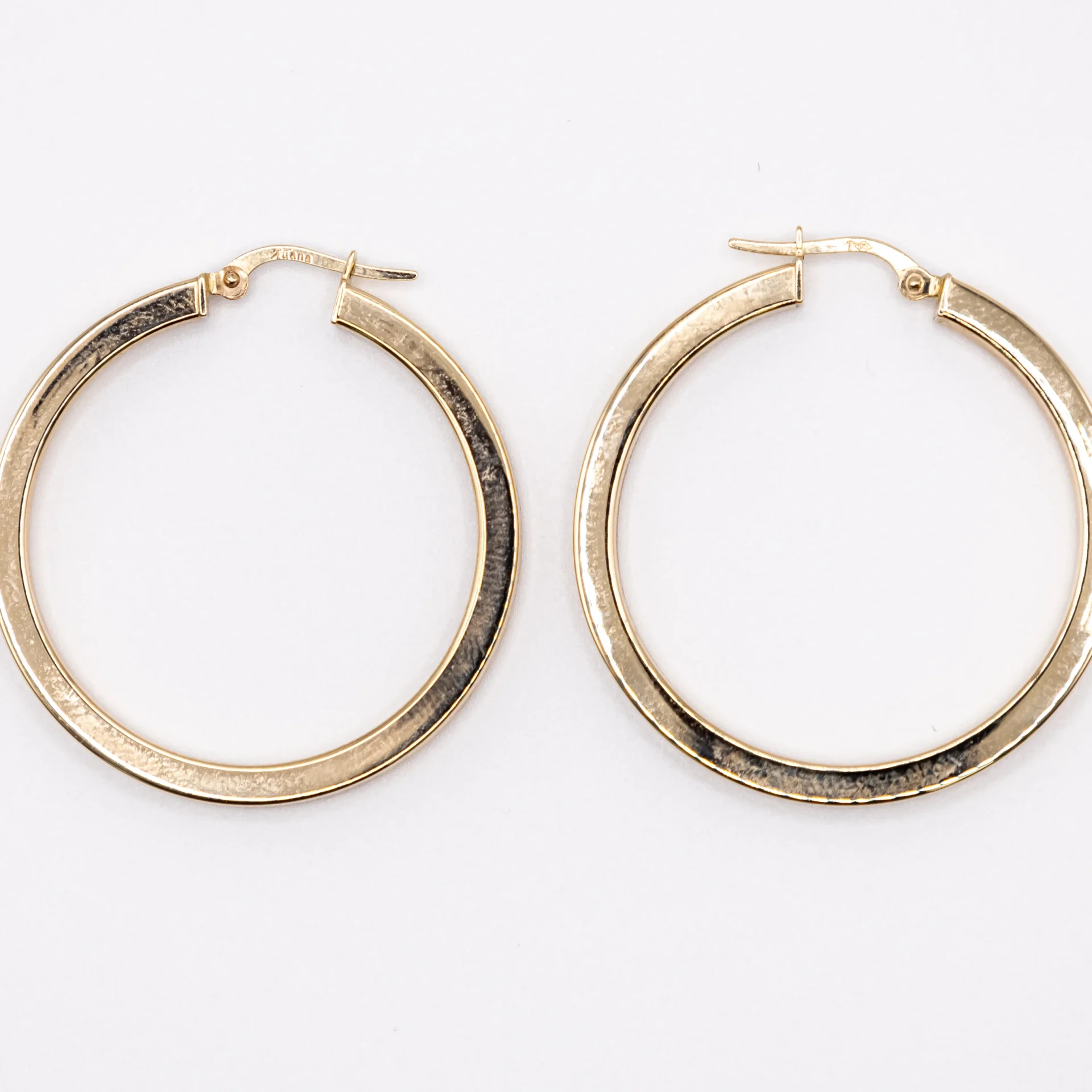 Argollas de Aro Estilo Rectangular 14k