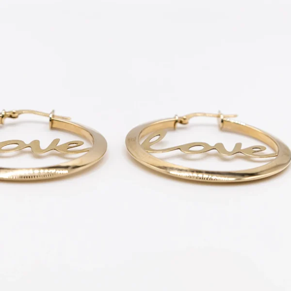 Argollas con Letrero "Love" en el Centro - Imagen 2