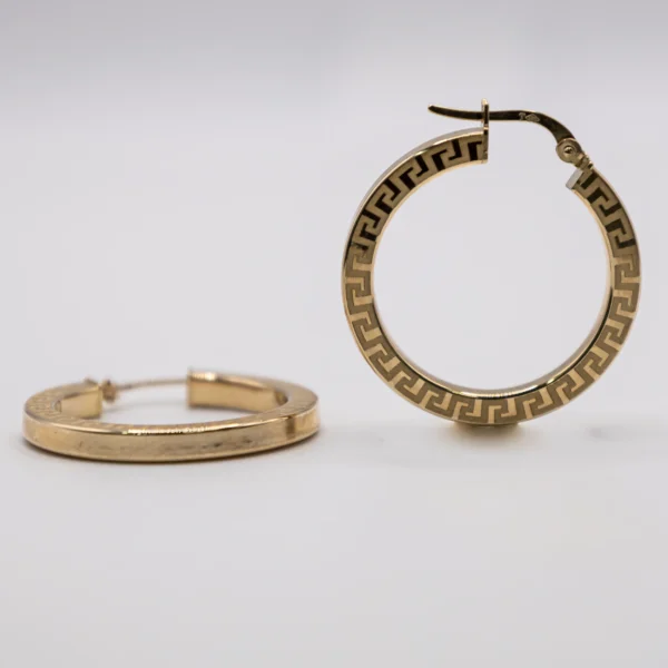 Argollas Grandes de Banda Semi Ancha Estilo Versace - Imagen 2