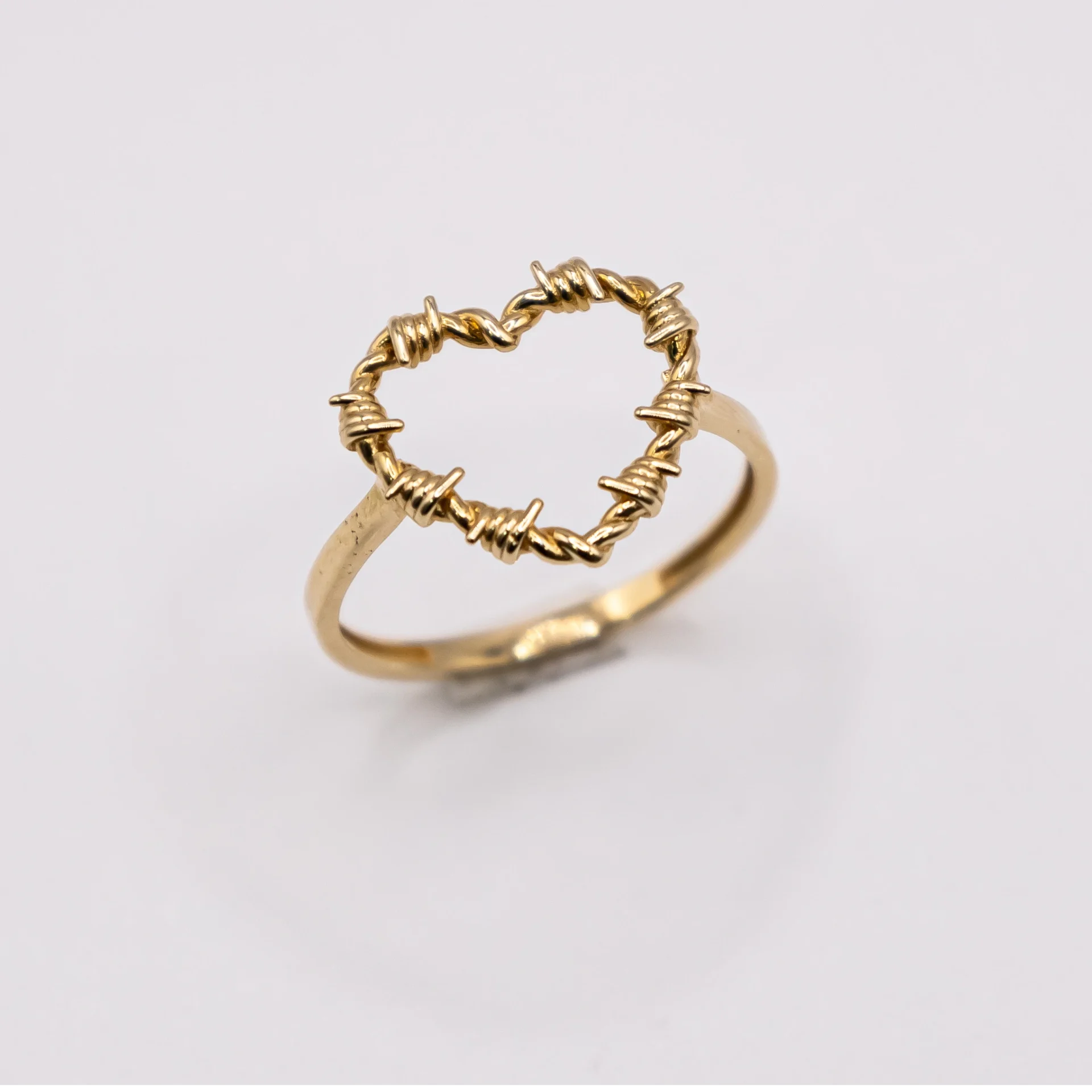 Anillo para Mujer, Diseño Corazón con Espinas