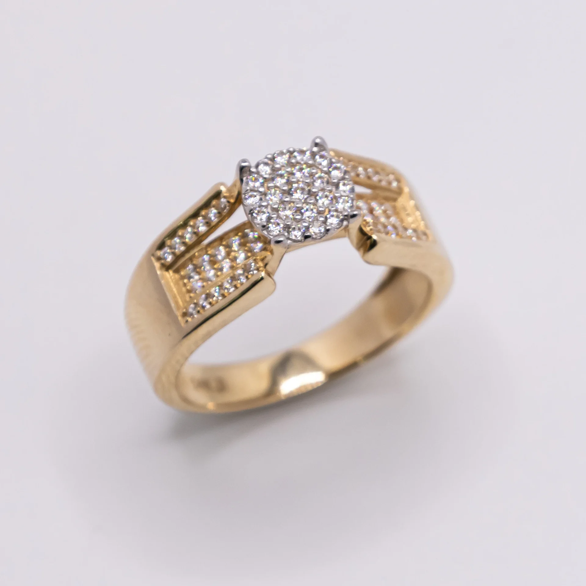 Anillo para Mujer,Zirconia en Circulo