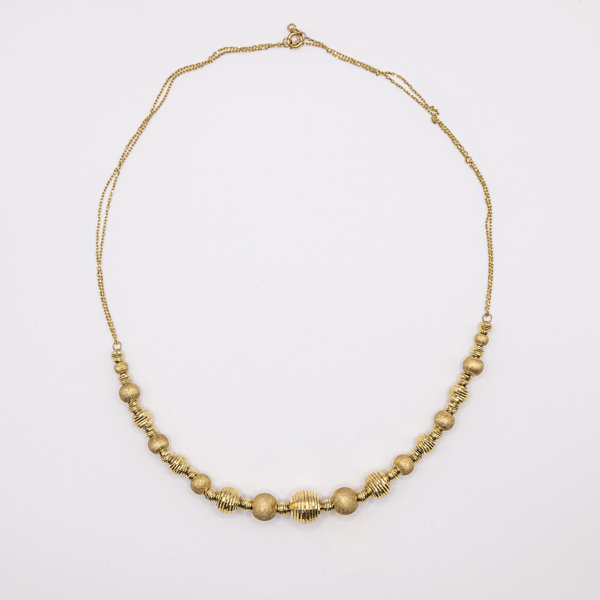 Gargantilla estilo collar de cuentas en oro amarillo
