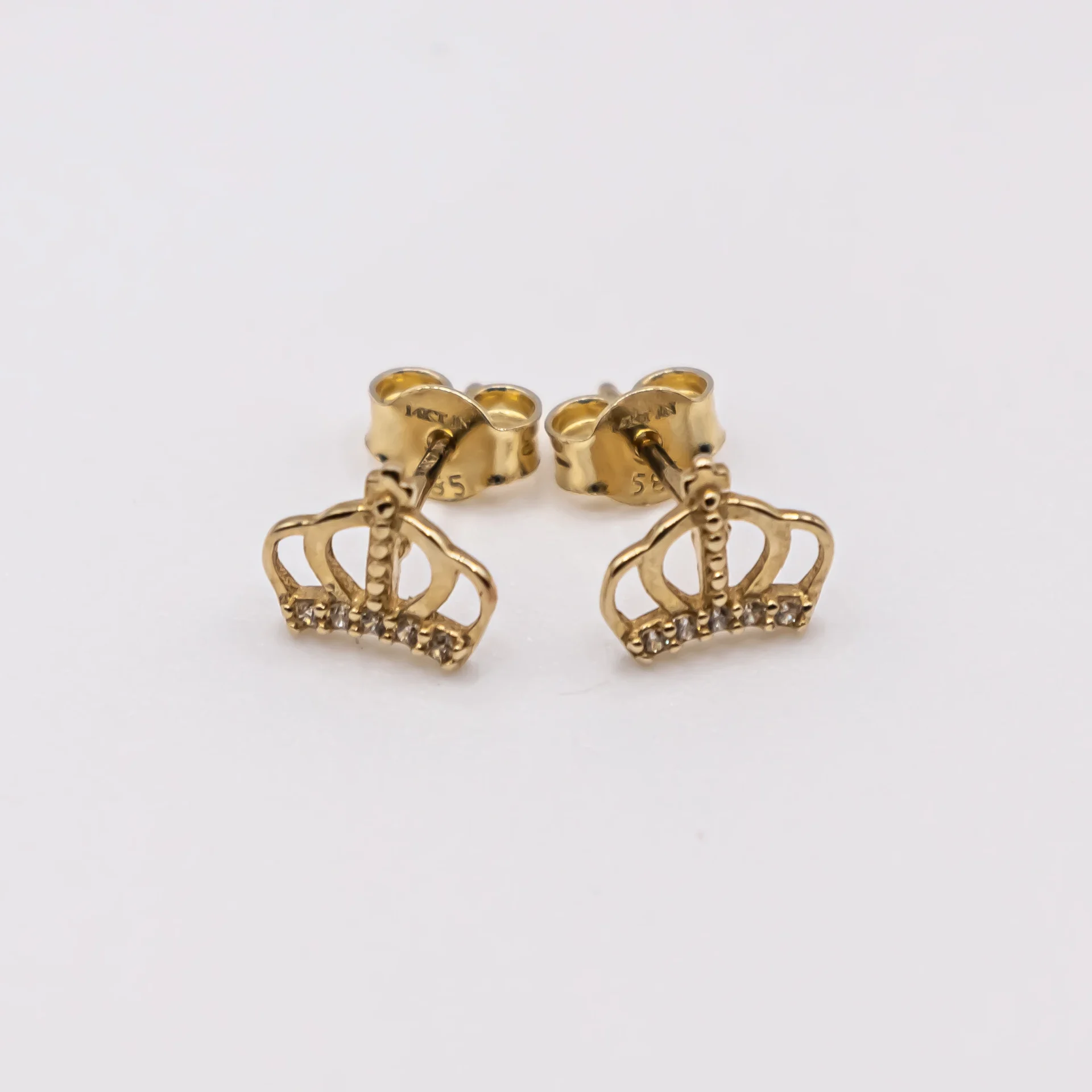 Aretes de coronas y zirconia