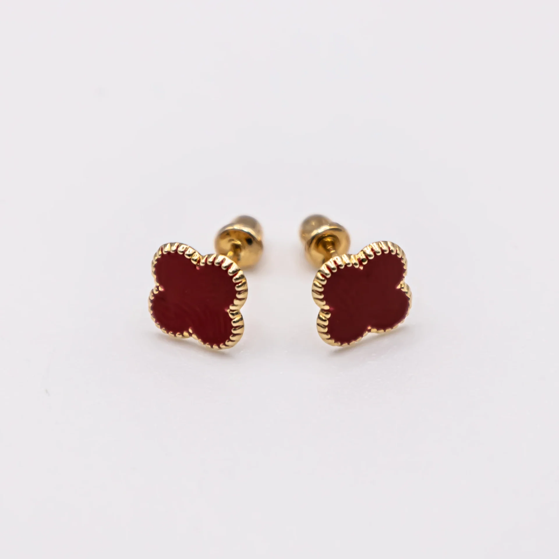Aretes de flor roja