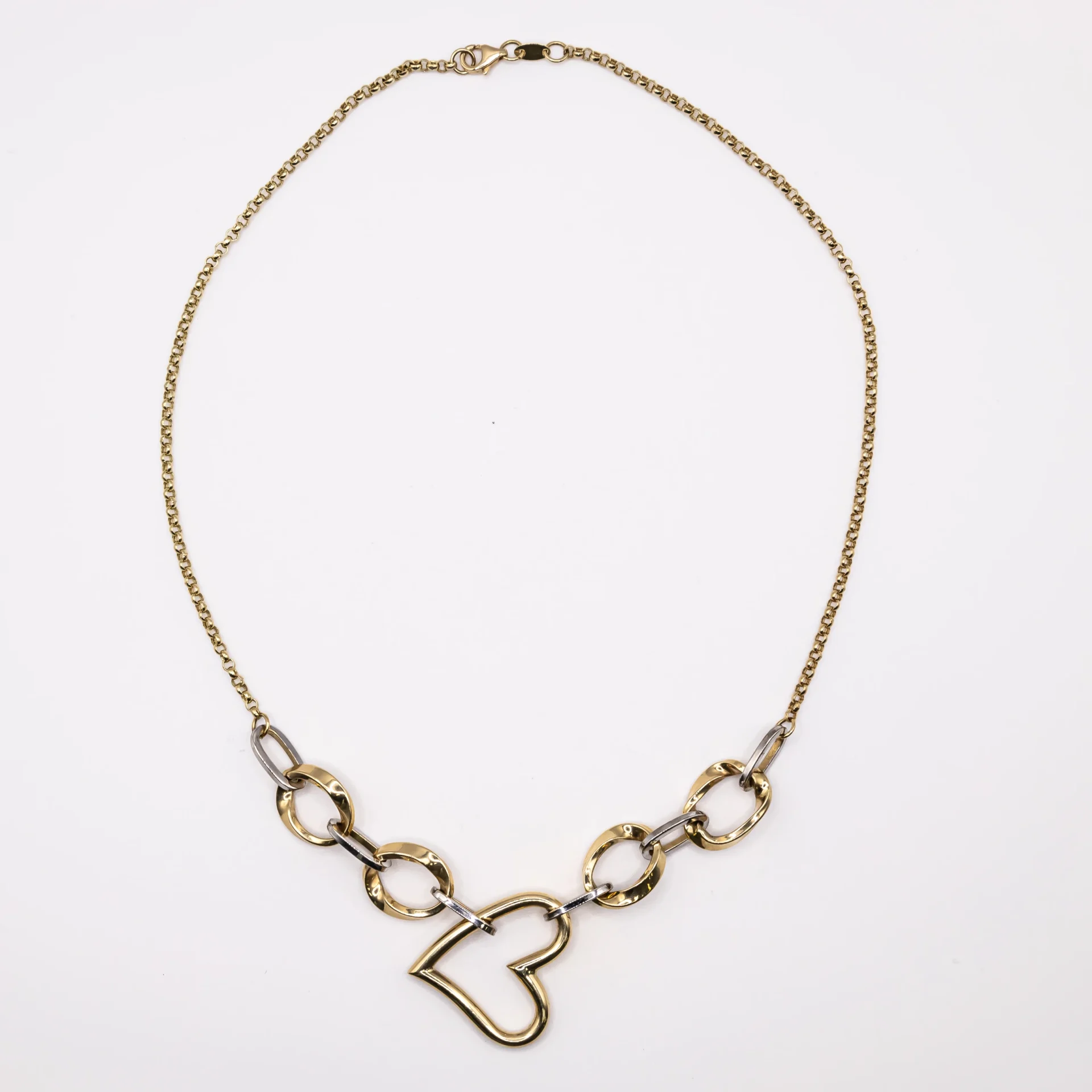 Gargantilla estilo collar con corazón