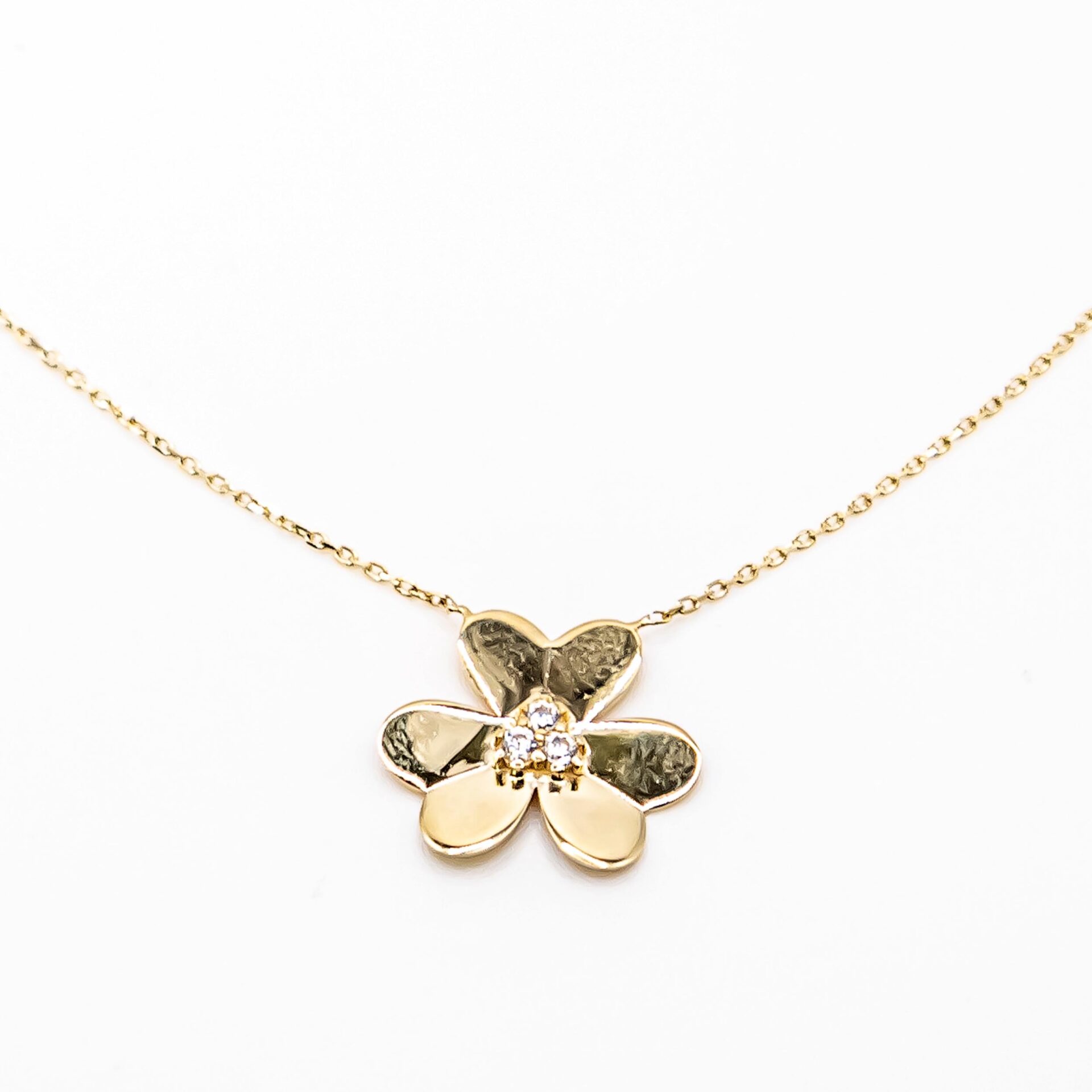 Cadena con Flor y Zirconia