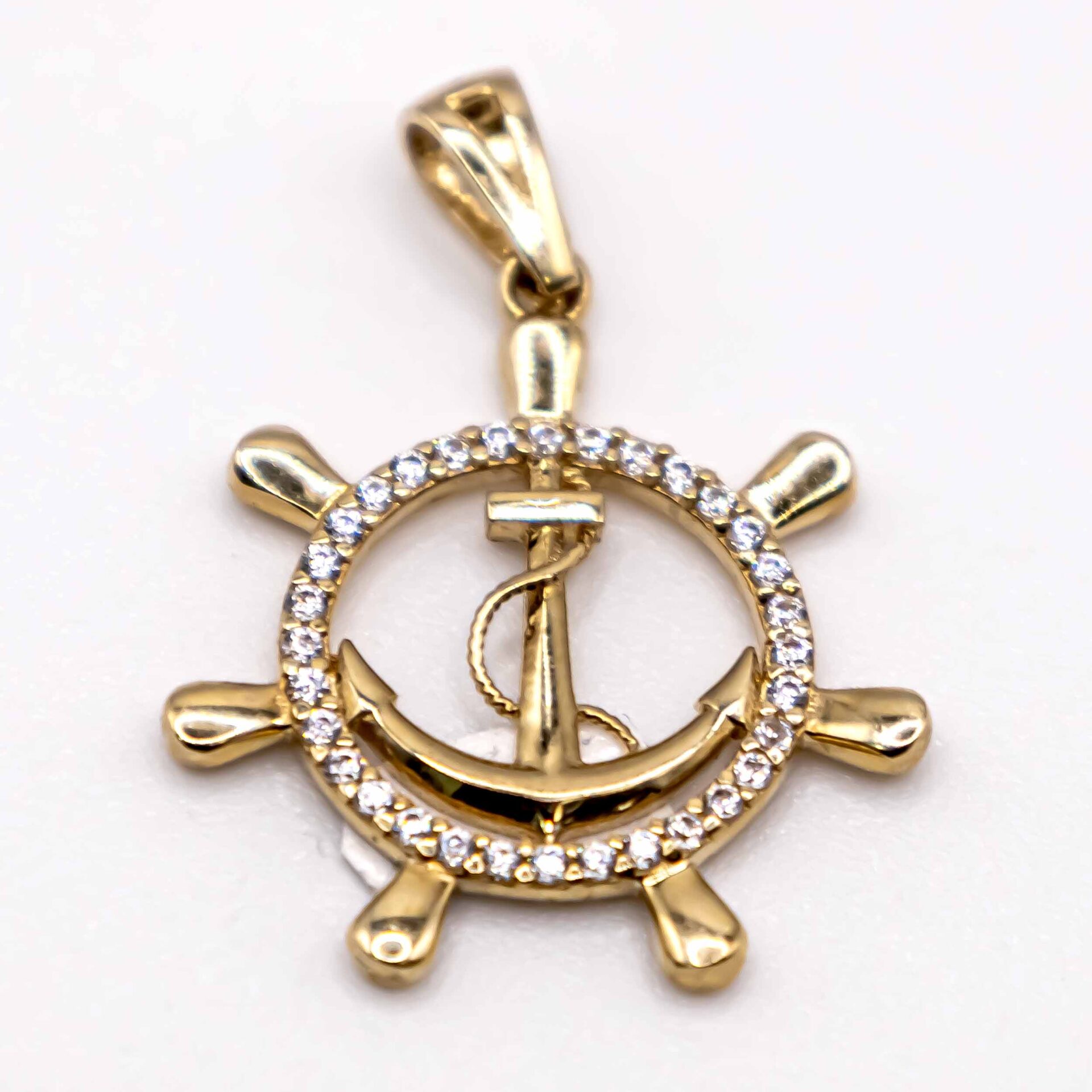Dije de Timón y Ancla con Zirconia