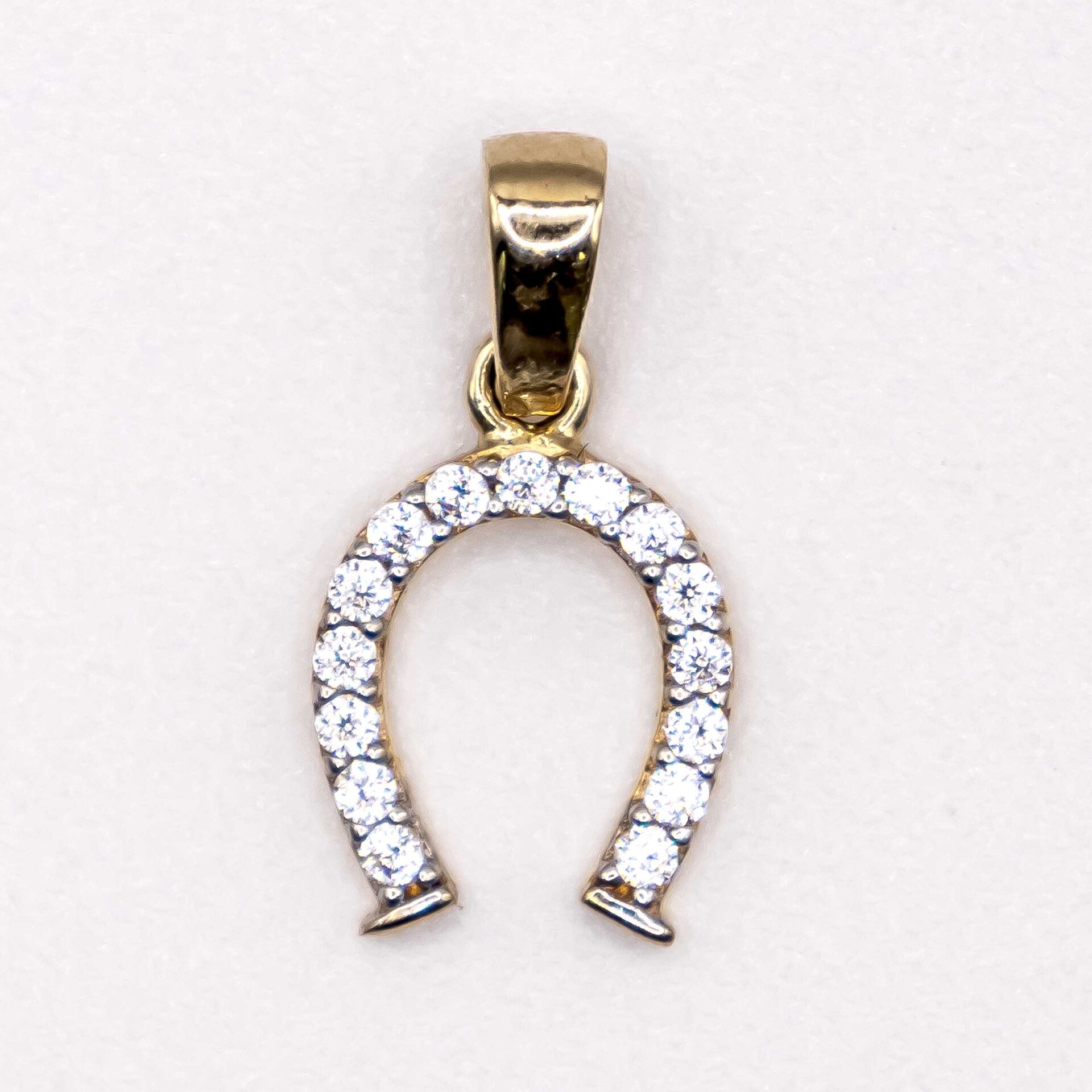 Dije de Herradura Pequeña con Zirconia